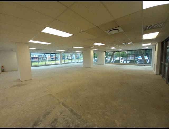 241M² OFFICE TO LET IN FOURWAYS
